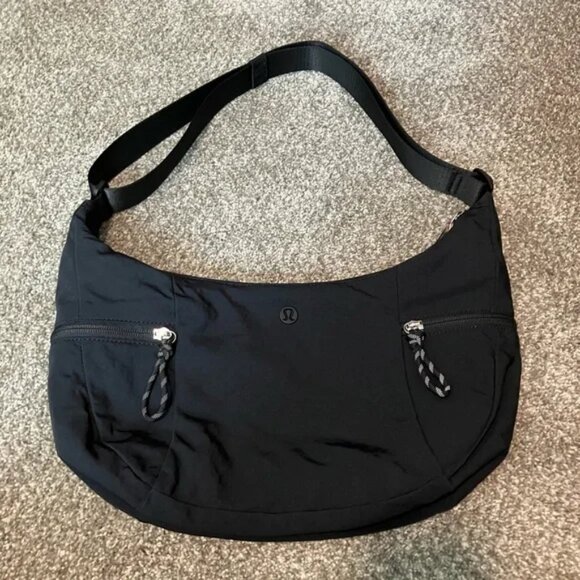 Lululemon Slouchy Sling Bag 6L Black - Picture 5 of 7